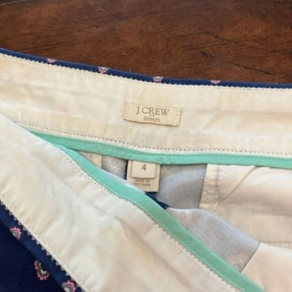 J. Crew Chino Style Short Blue with Medallion Print in Pink, yellow green Size 4 - Picture 5 of 6